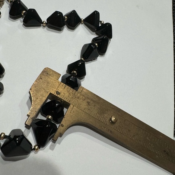 Black onyx pyramid beads- 12mm - with 14k accents & fishhook clasp - Picture 3 of 4